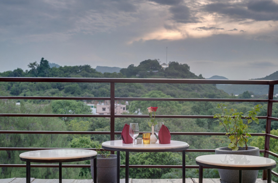 Hotel Apricot One Udaipur -Near Fateh Sagar Lake