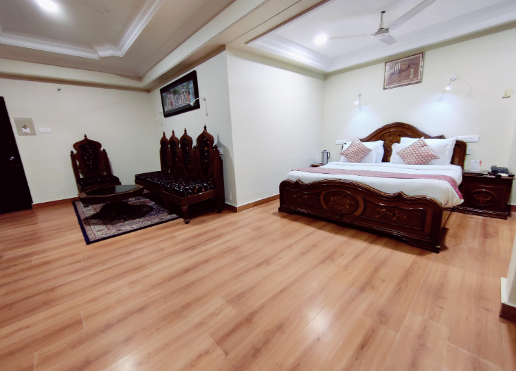 Chandra Inn