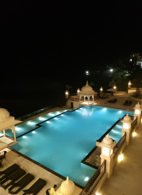 Trulyy The Kanooja Palace (Lake Facing)