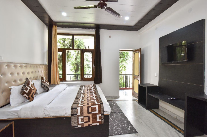Hotel Seven Seas
