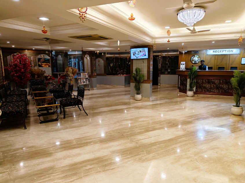 Chandra Inn