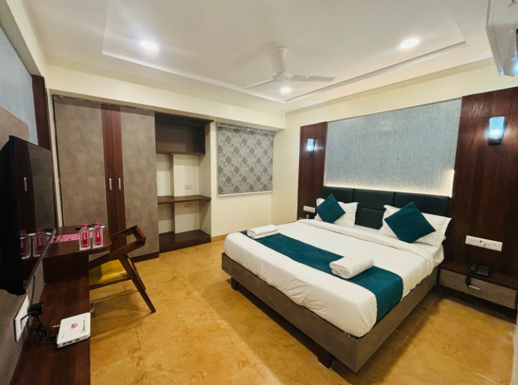 J R CLASSIC HOTEL