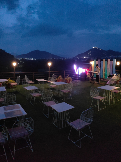 Hotel Apricot One Udaipur -Near Fateh Sagar Lake