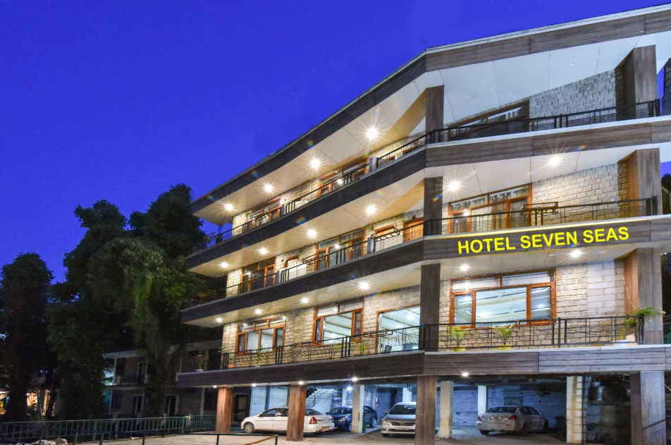 Hotel Seven Seas