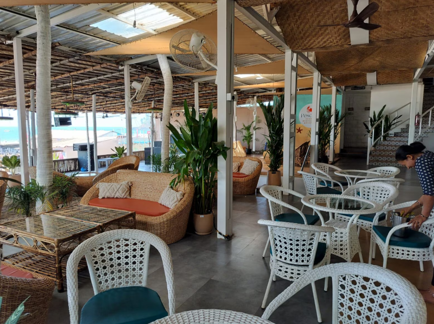 SURF House Beach Resort by CALUX (Right on Baga Beach)
