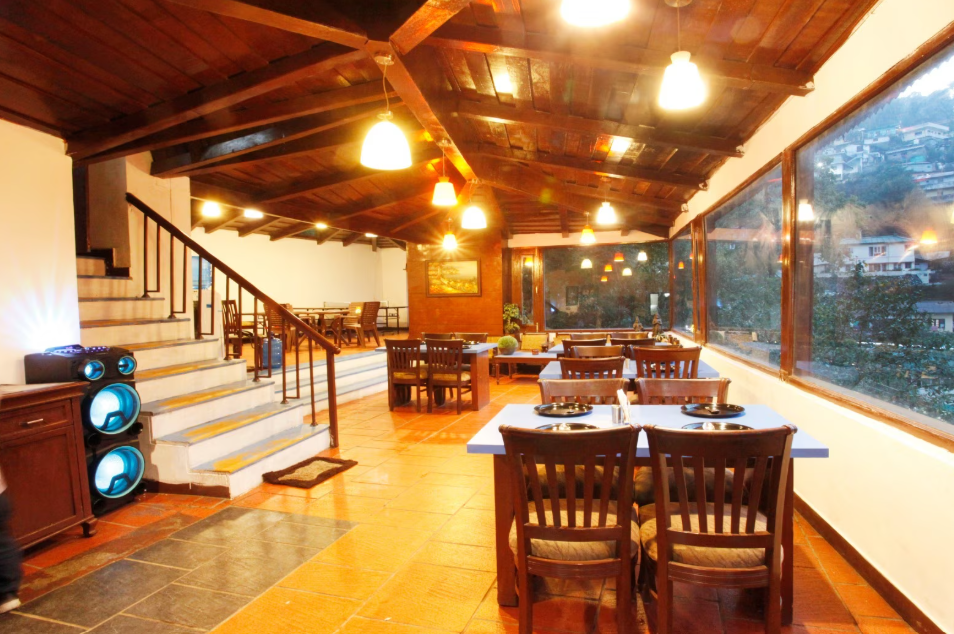 Manu Maharani Regency By Royal Collection Hotels