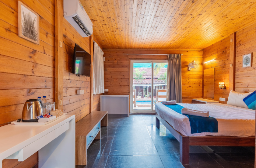 SURF House Beach Resort by CALUX (Right on Baga Beach)